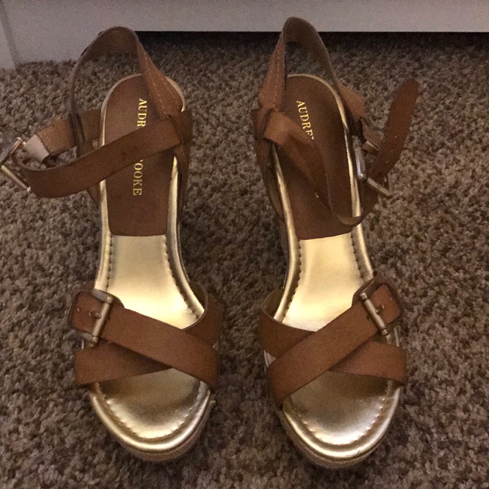 Tan Wedges